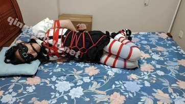 【小自白】挑战把钥匙藏袜子里再穿上鞋子再绑上龟甲+日式+并腿+驷马的情况下，10分钟内拿到钥匙